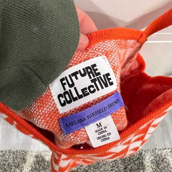 Geographic Bustier Crop Top - Picture 5 of 5